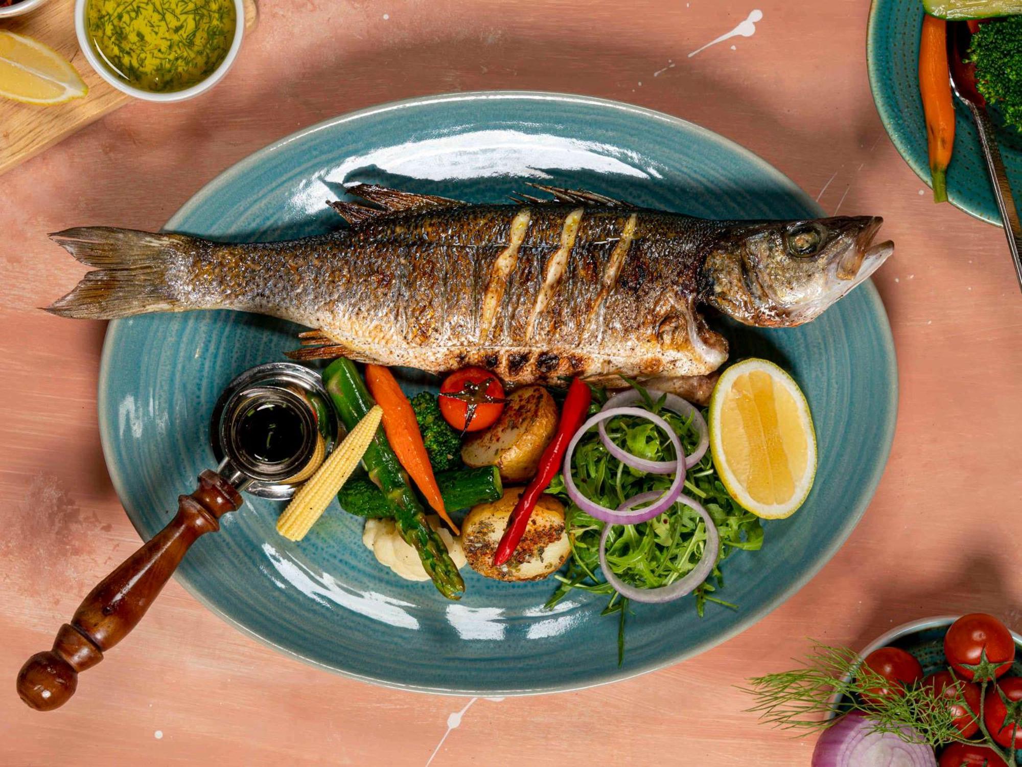 ホテル フェアモント アジュマーン エクステリア 写真 A prepared sea bass