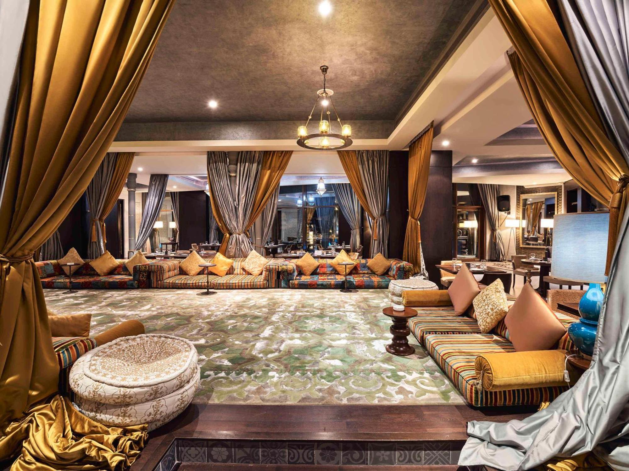 ホテル フェアモント アジュマーン エクステリア 写真 The lobby of the hotel